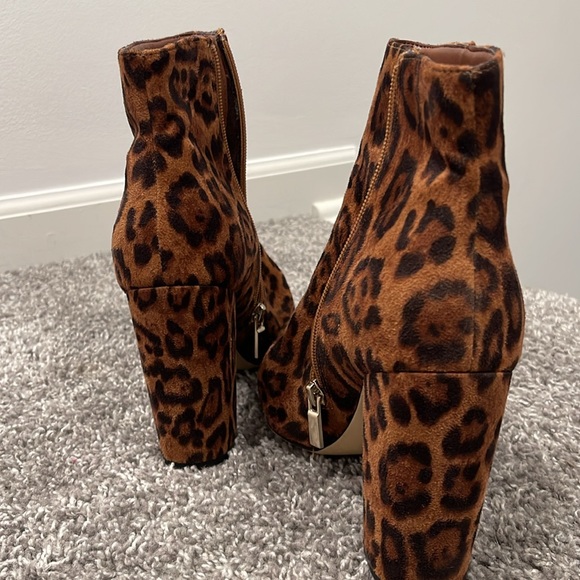 Animal print booties. - Picture 2 of 4